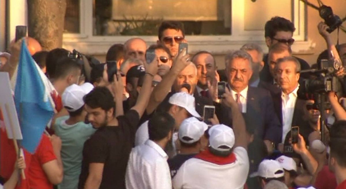 Başbakan Yıldırım 15 Temmuz Şehitler Köprüsü\'ne Yürüyor