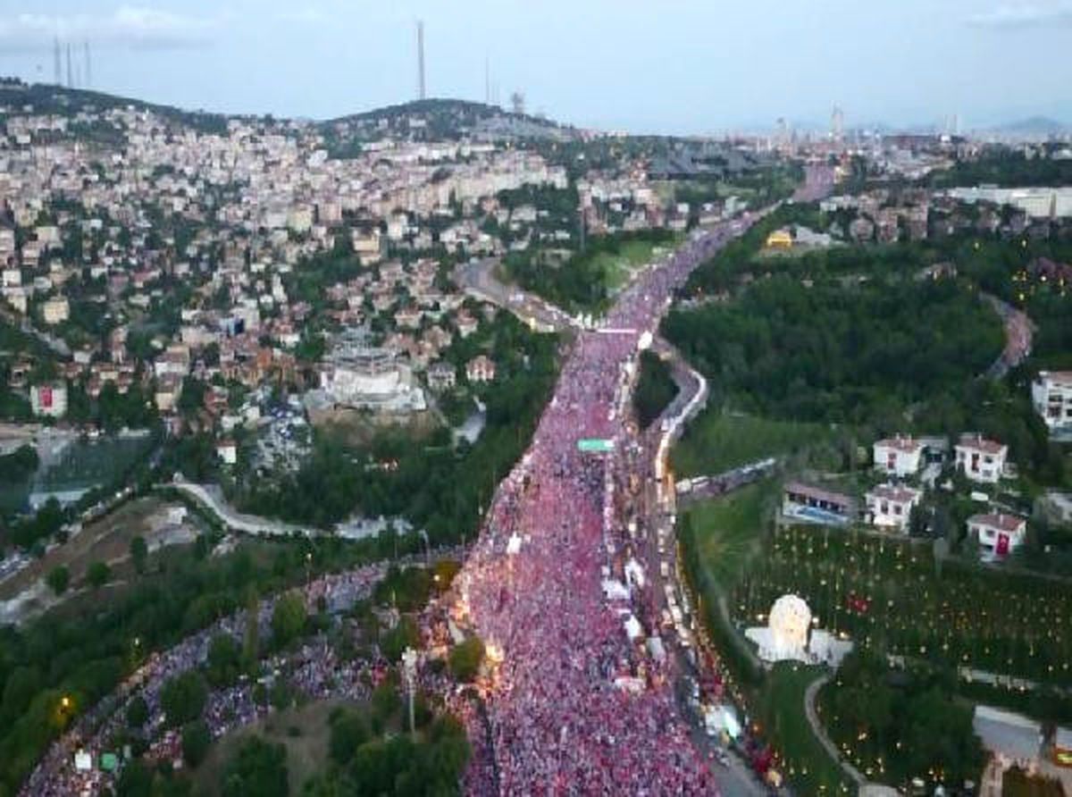 Başbakan Yıldırım Çengelköy\'den Köprüye Yürüdü (2)