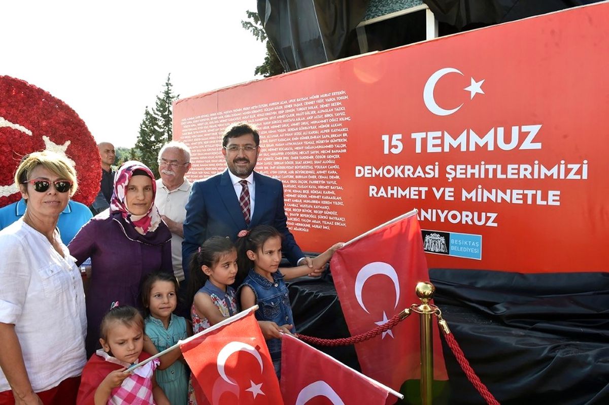 Beşiktaş\'a Dikilecek \'15 Temmuz Anıtı\'nın Maketi Sergilendi