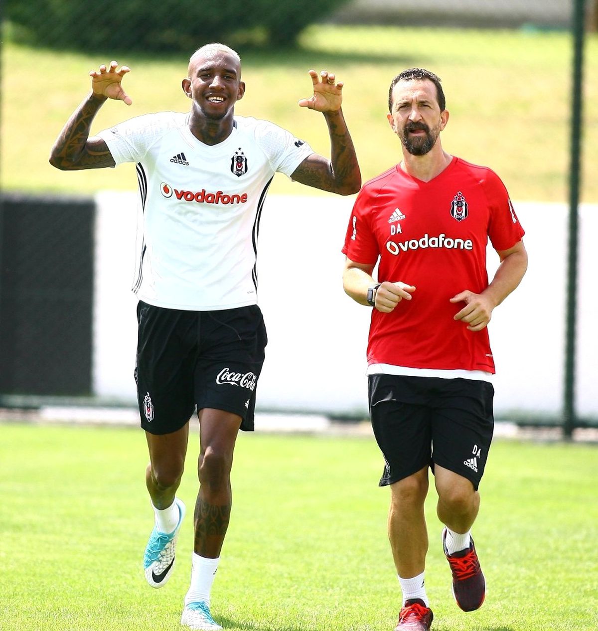 Beşiktaş\'ta Talisca İlk Antrenmana Çıktı