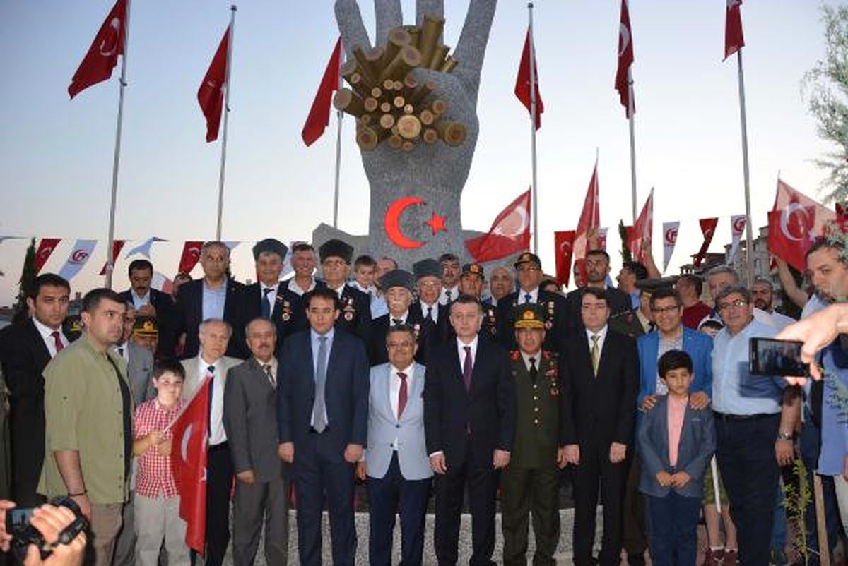 Bilecik\'te 15 Temmuz Şehitler Anıtı Açıldı