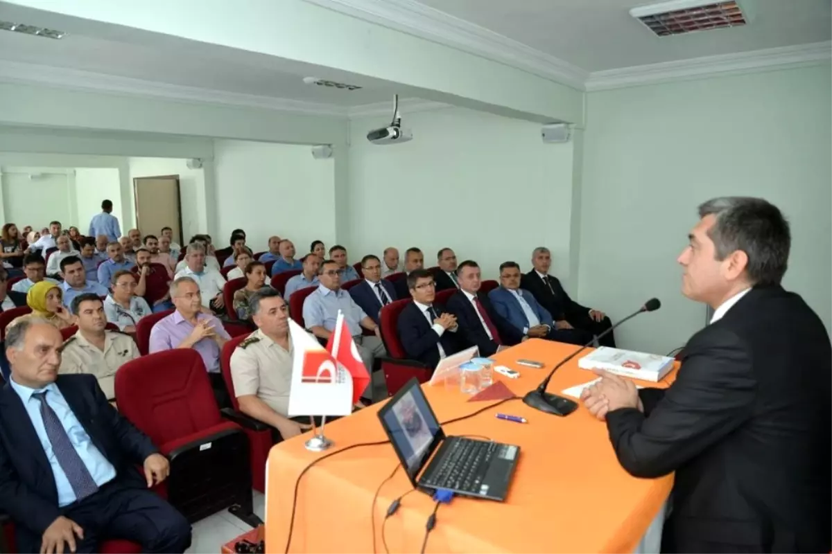 Bilecik\'te "Dakikalar ile Darbe Süreci" Konferansı Düzenlendi