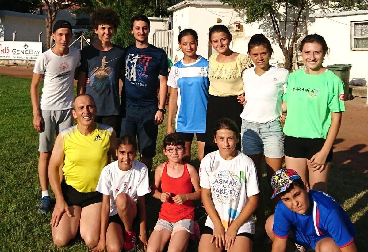 Burhaniye\'de Atletizm Kursu Açıldı