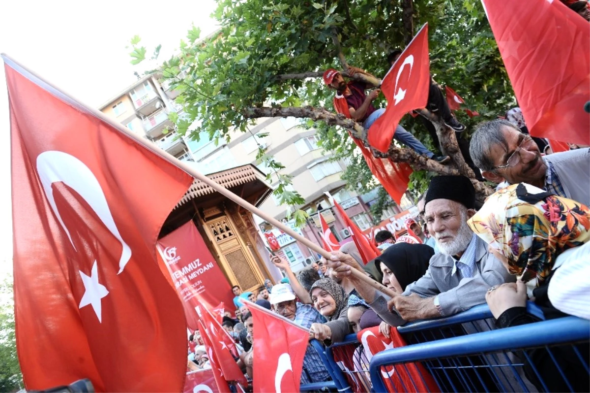 Bursa\'da Demokrasi Meydanı Coşkulu Törenle Açıldı