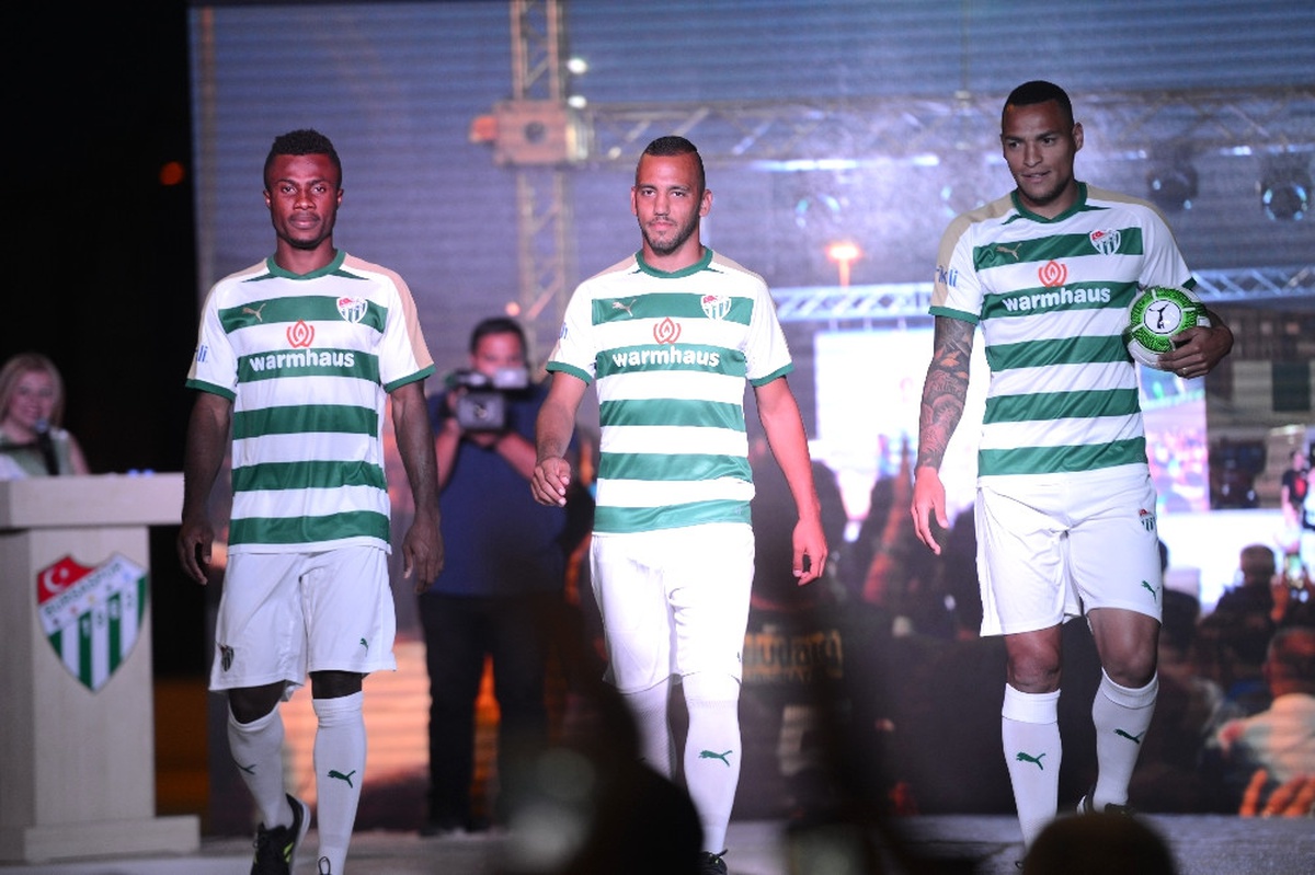 Bursaspor\'un Yeni Sezon Formaları Görücüye Çıktı