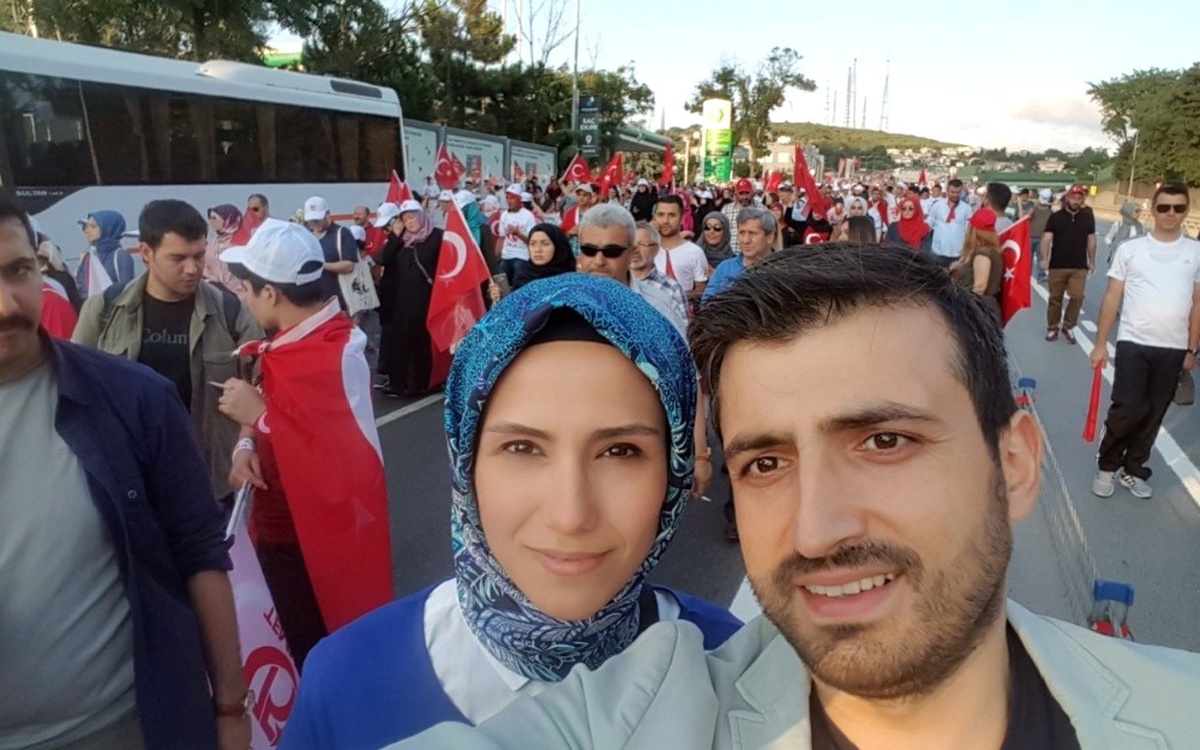 Cumhurbaşkanı Erdoğan\'ın Kızı Sümeyye Bayraktar\'dan 15 Temmuz Fotoğrafı