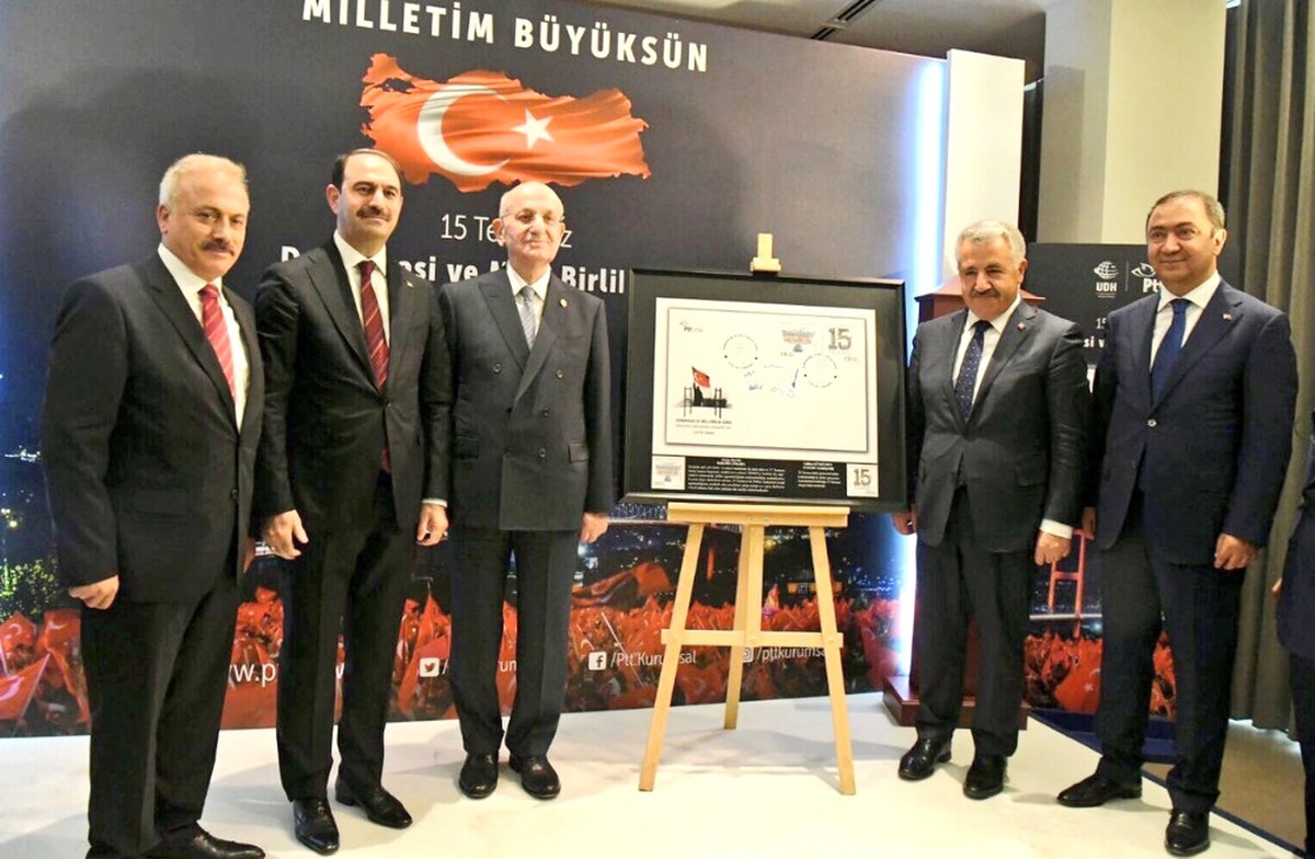 Demokrasi ve Milli Birlik Günü" Pulu Tedavüle Sunuldu