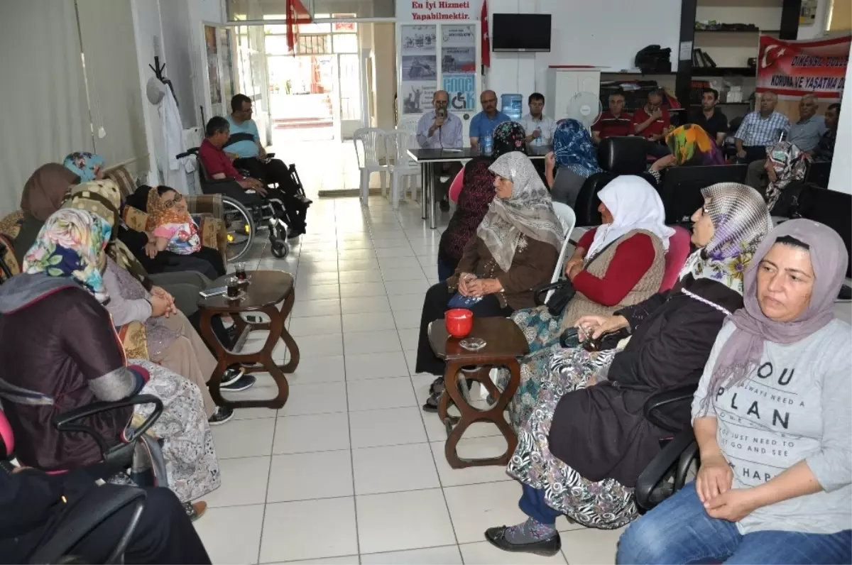 Dikensiz Gülleri Koruma ve Yaşatma Derneği 15 Temmuz Şehitleri İçin Mevlit Okuttu