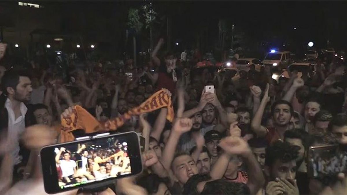 Florya\'da Sneijder Protestosu