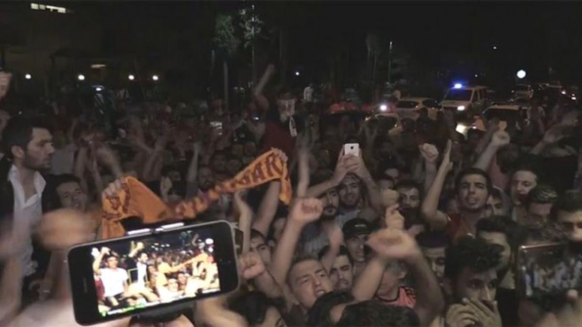 Florya\'da Sneijder Protestosu