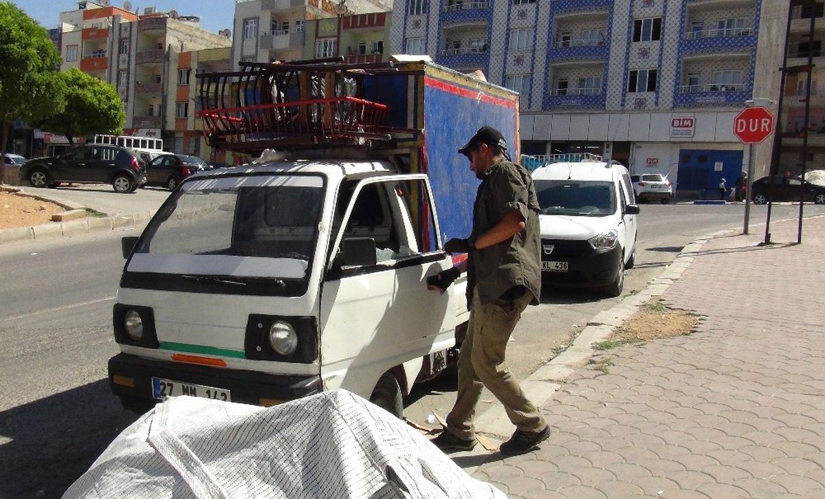 Gaziantep\'te El Bombalı Saldırgan Paniği