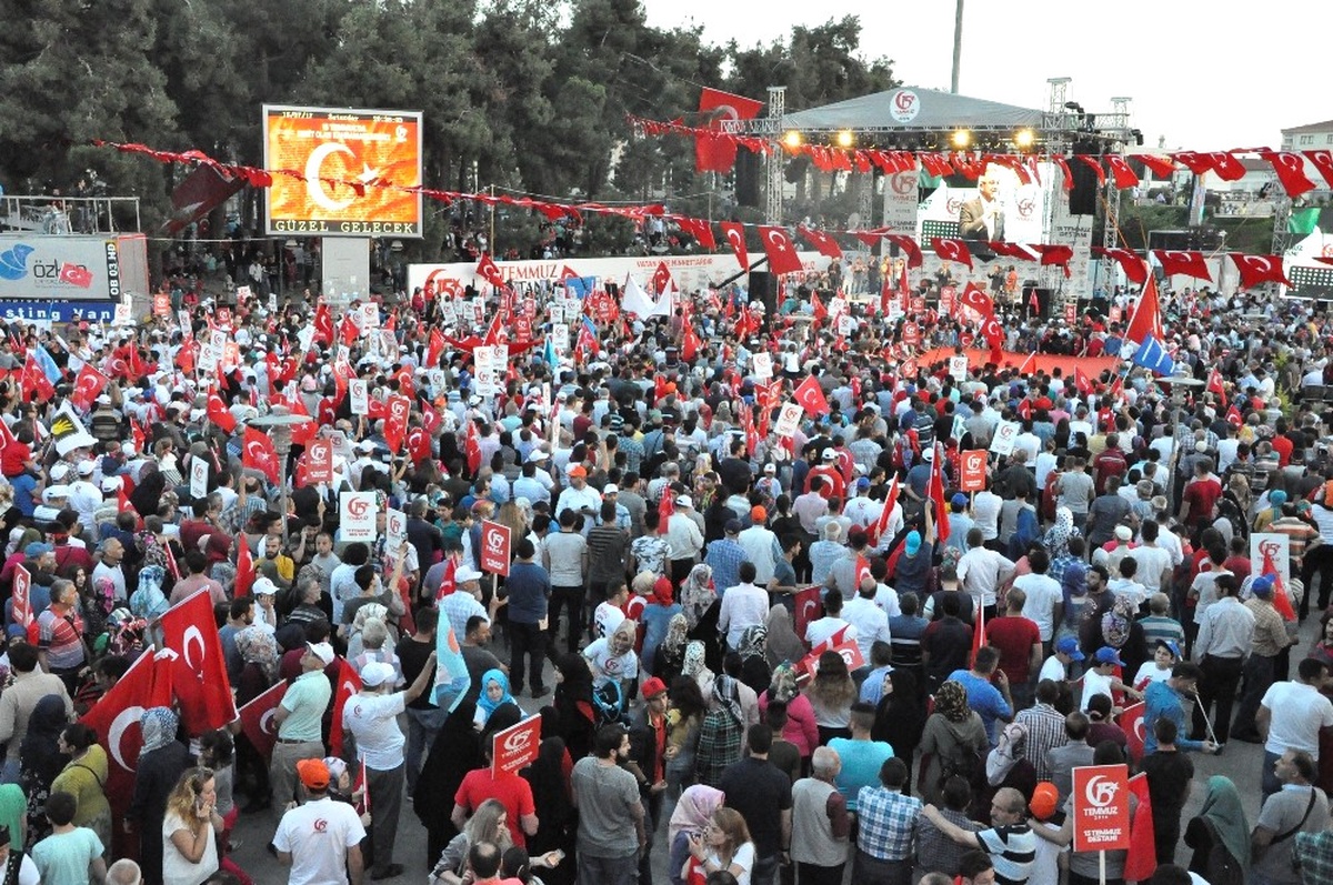 Gebze\'de Birlik ve Beraberlik Yürüyüşü