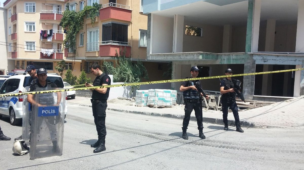 Istanbul\'da Silahlı Çatışma: 3 Yaralı