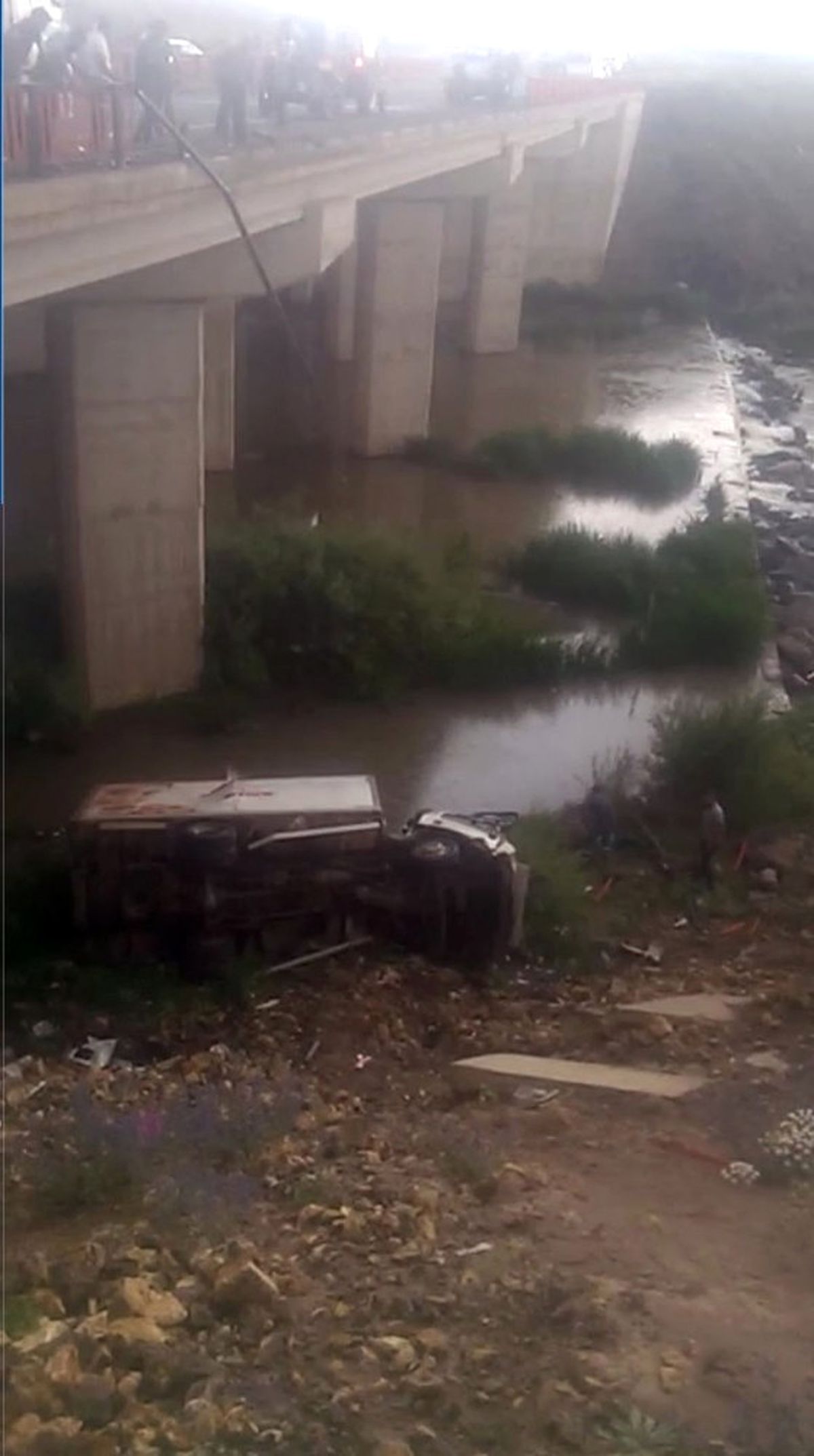Kars\'ta Kamyon Köprüden Uçtu: 1 Ölü, 1 Yaralı
