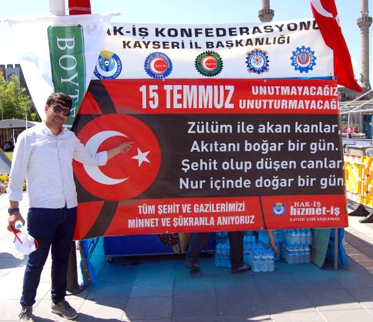 Kayseri\'de Meydana 15 Temmuz Çadırları Kuruldu
