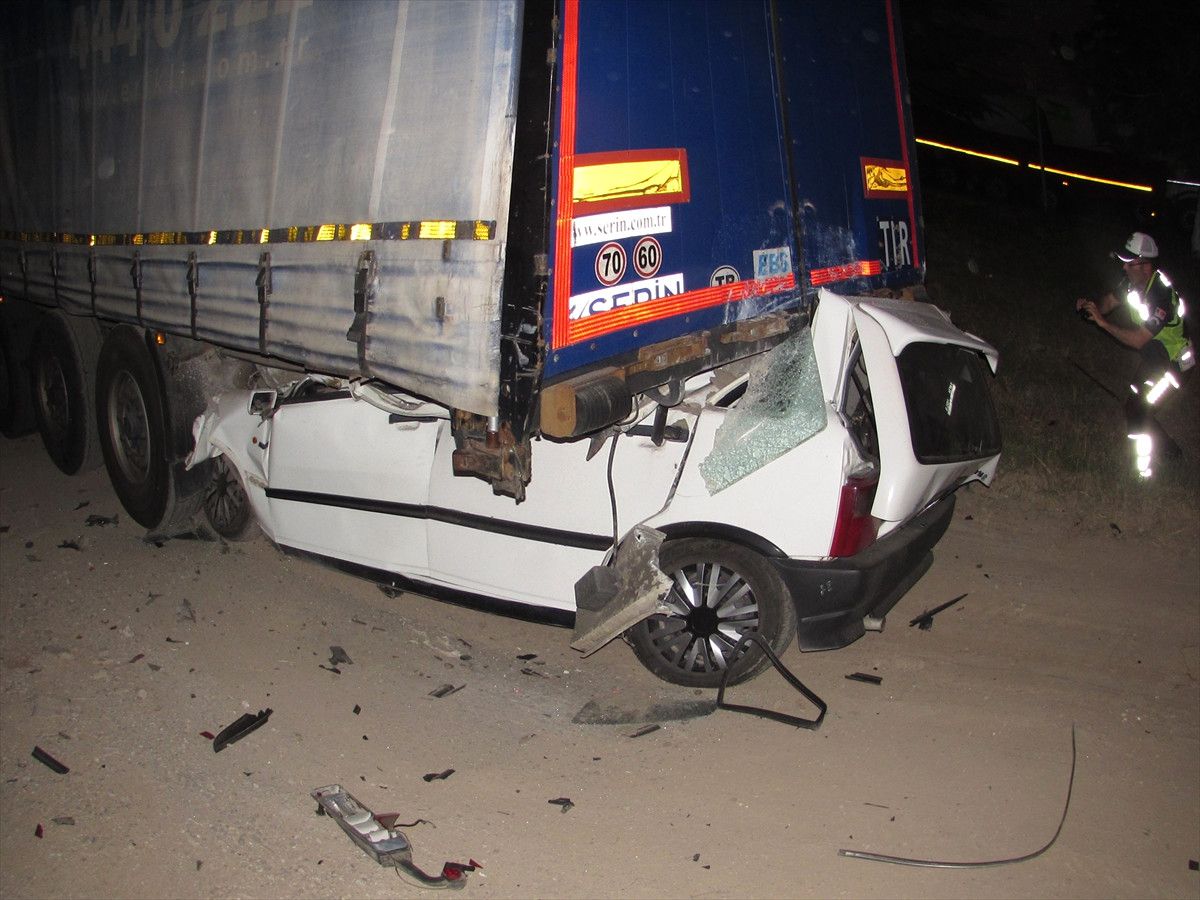 Kütahya\'da Trafik Kazası: 2 Ölü