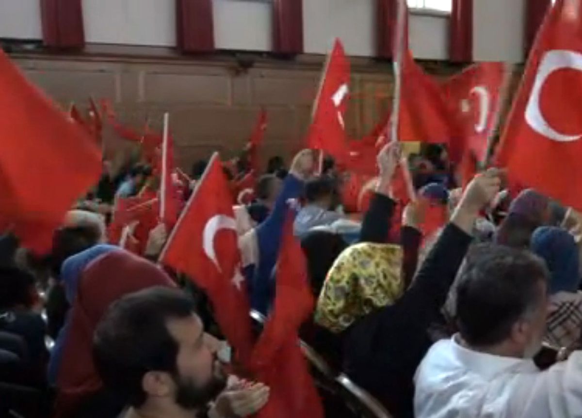 Londra\'da "15 Temmuz Şehitleri" Anıldı