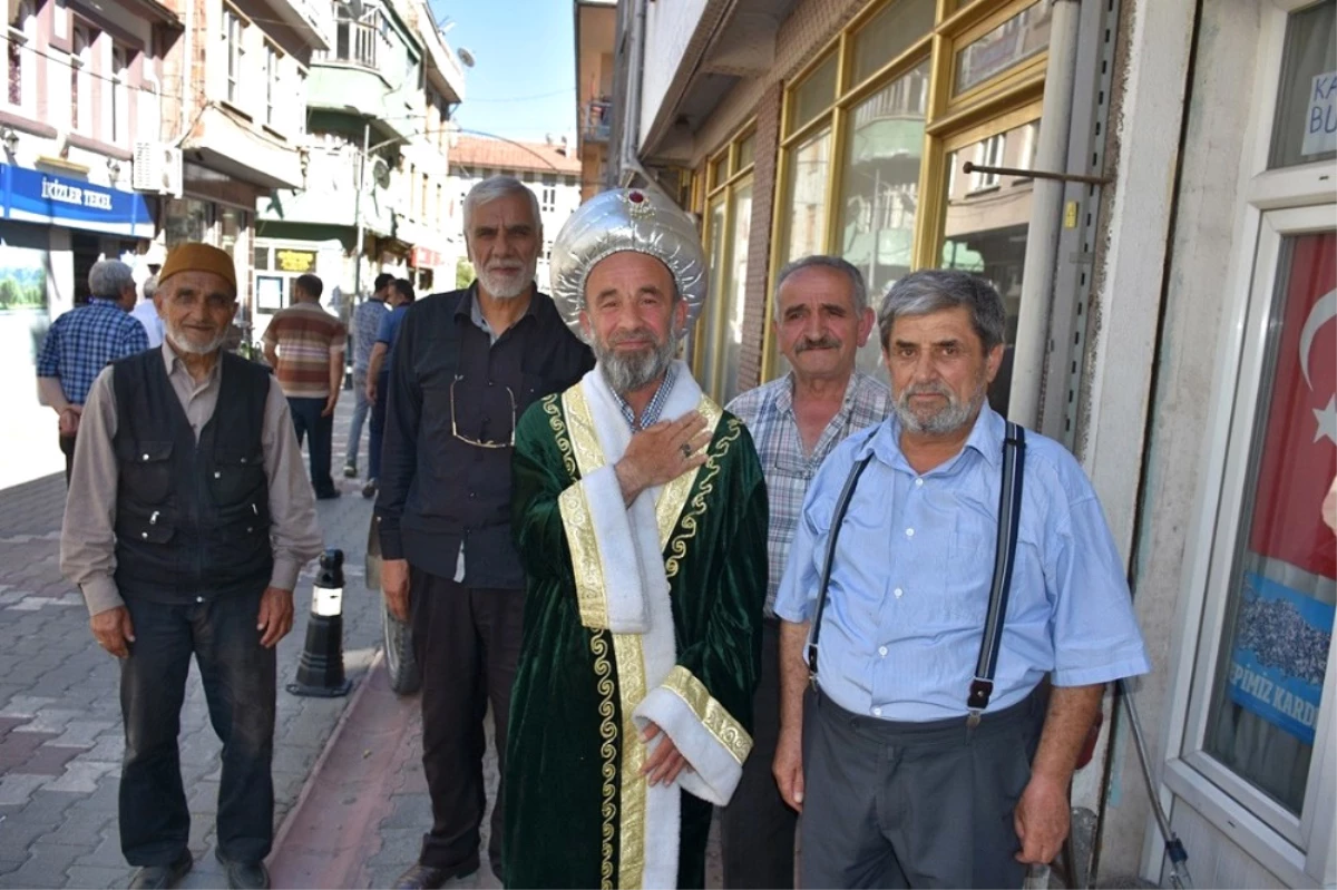 Osmanlı Kıyafeti Giyip Tosya\'da 15 Temmuz Törenlerine Katılacak