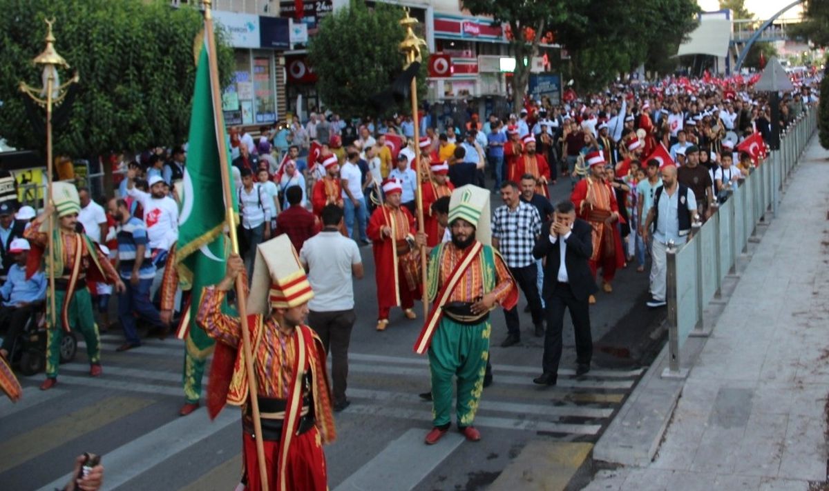 Şanlıurfa\'da Milli İradeye Saygı Yürüyüşü