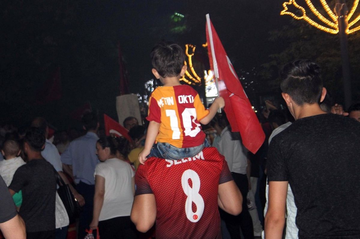 Siirt\'te "Milli İradeye Saygı Yürüyüşü"