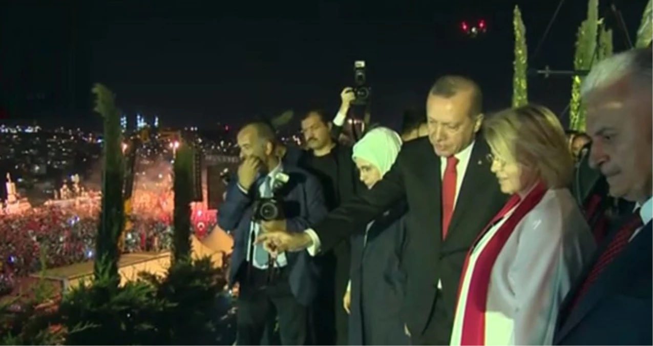 Tansu Çiller 15 Temmuz\'u Anma Etkiliğine Katılıp, Erdoğan\'la Sohbet Etti