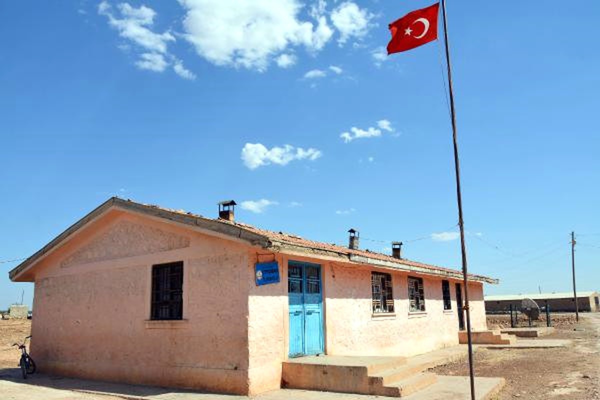Teröristlerin Şehit Ettiği Öğretmenin Öğrencileri Yasta