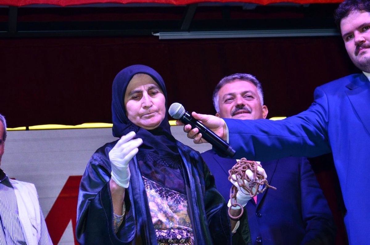 15 Temmuz Şehidinin Annesi Fetö\'ye Zincir Salladı