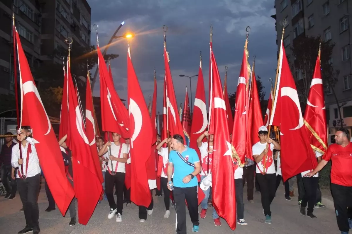 15 Temmuz\'un 1. Yılında Çankırılılar Nöbete Yürüyüşle Başladı