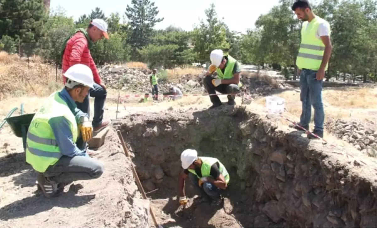 450 Yıllık Mahalle Gün Yüzüne Çıkarılıyor