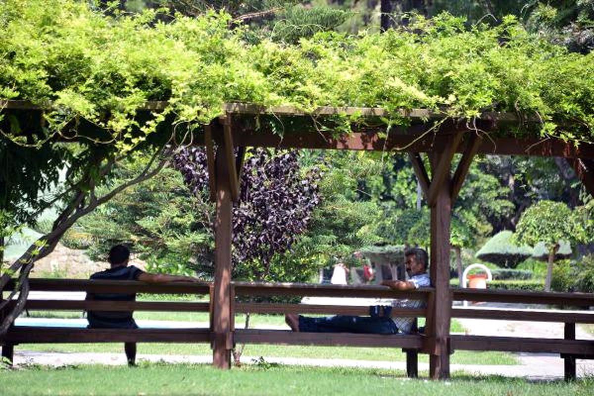 Adana Sokakları Boşaldı