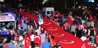 Ankara'da Dev Türk Bayrağı Eşliğinde 'Milli Irade'ye Saygı Yürüyüşü'