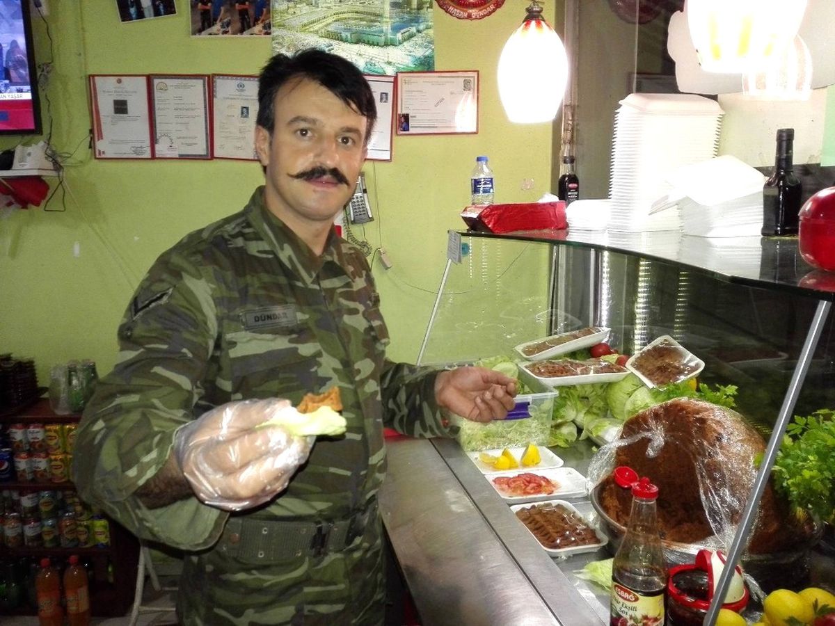 Asker Üniformalı Esnaf