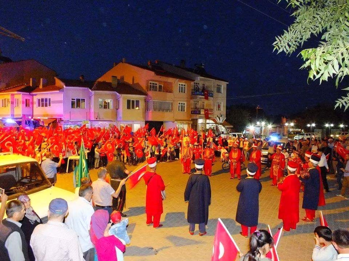 Aslanapa\'da 15 Temmuz Demokrasi Zaferi ve Şehitleri Anna Günü