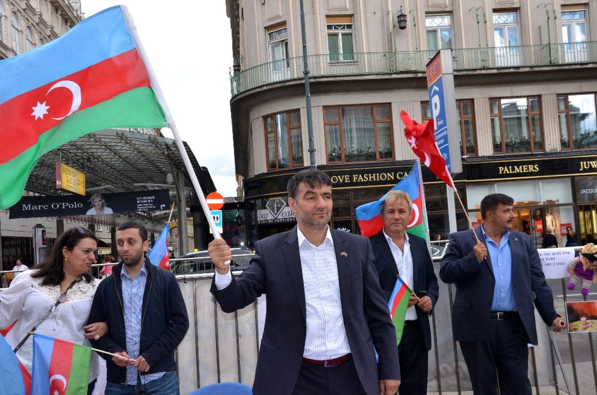 Avusturya\'da "Ermeni Katliamına Son" Gösterisi