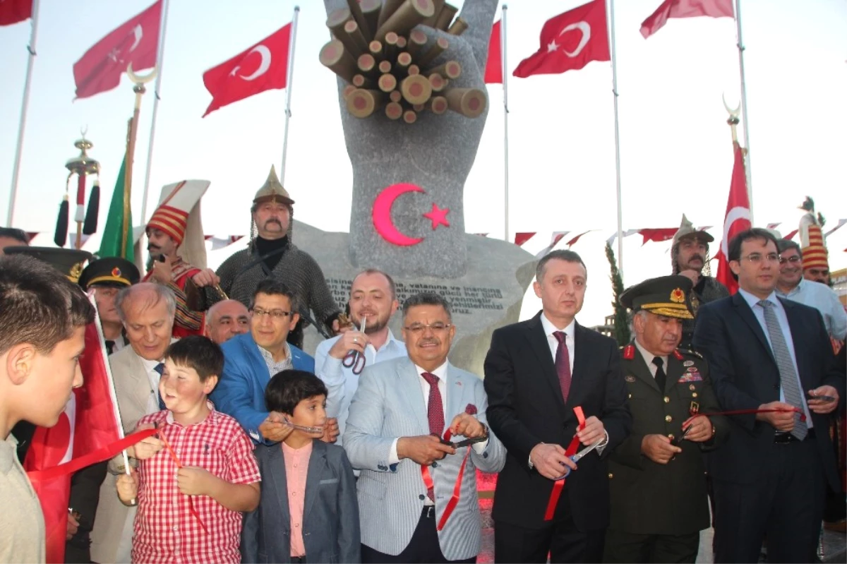 Bilecik\'te 15 Temmuz Demokrasi ve Milli Birlik Anıtı Açıldı