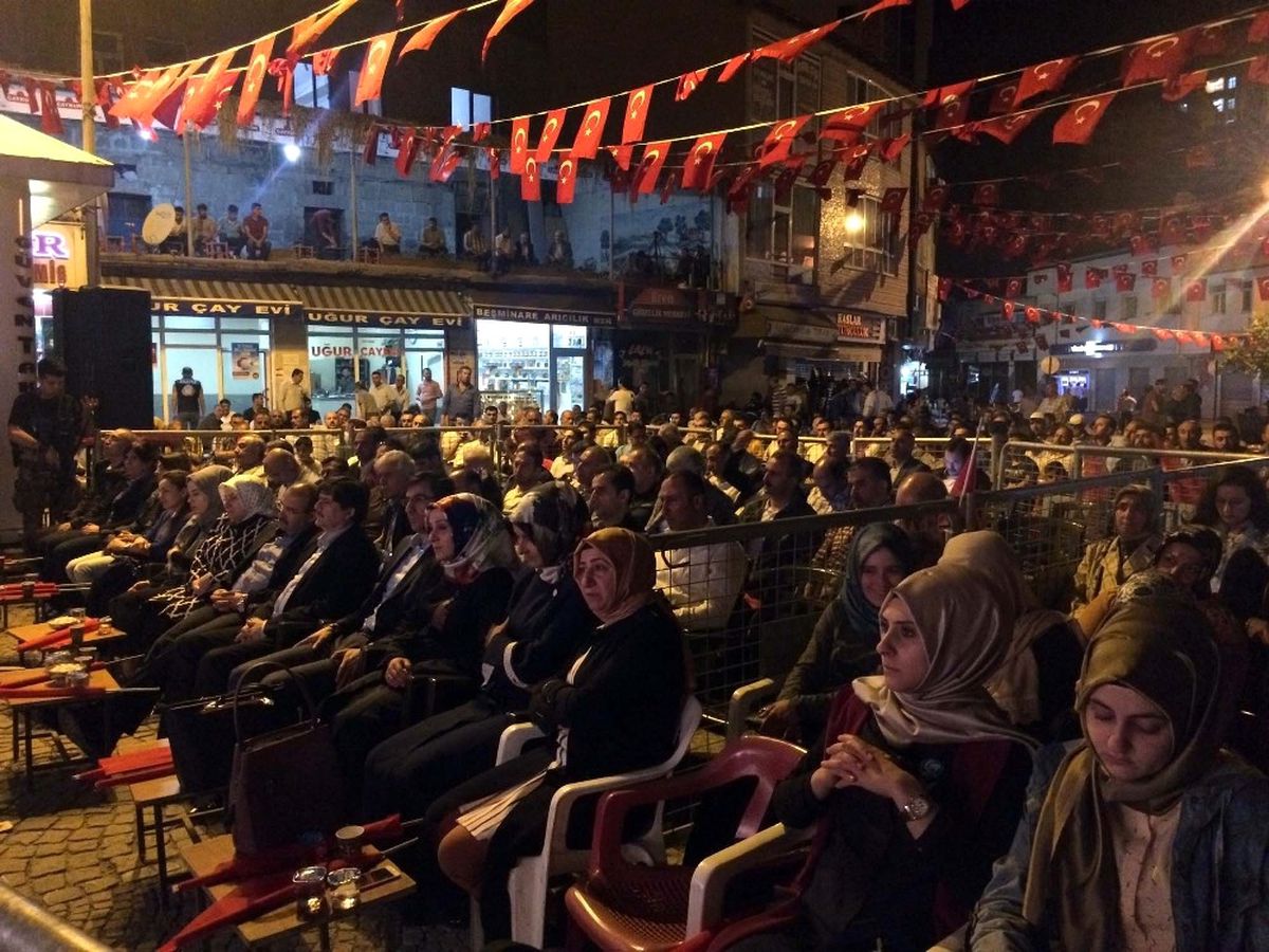 Bitlis\'te \'Demokrasi\' Nöbeti Devam Ediyor