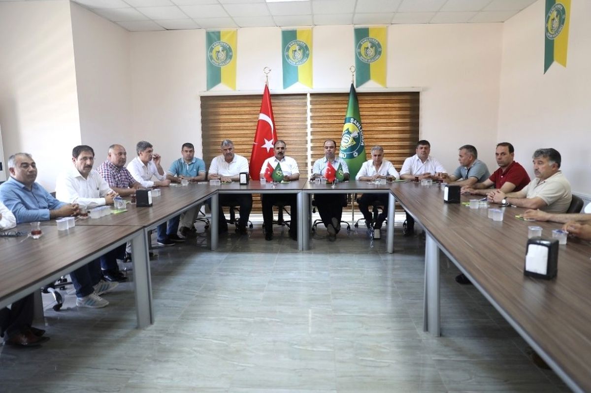 Büyükşehir Belediye Başkanı Nihat Çiftçi\'den Şanlıurfaspor\'a Destek Ziyareti