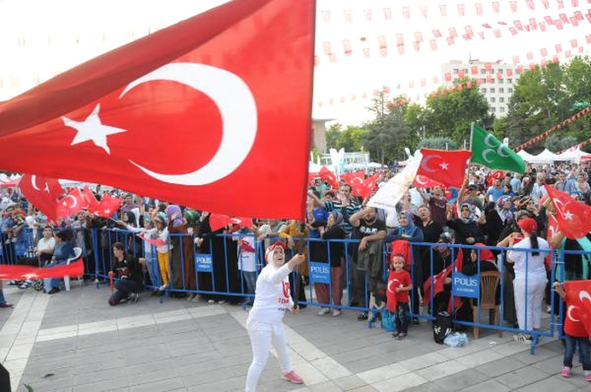 Eskişehir\'de Vilayet Meydanı\'nda 15 Temmuz Etkinliği