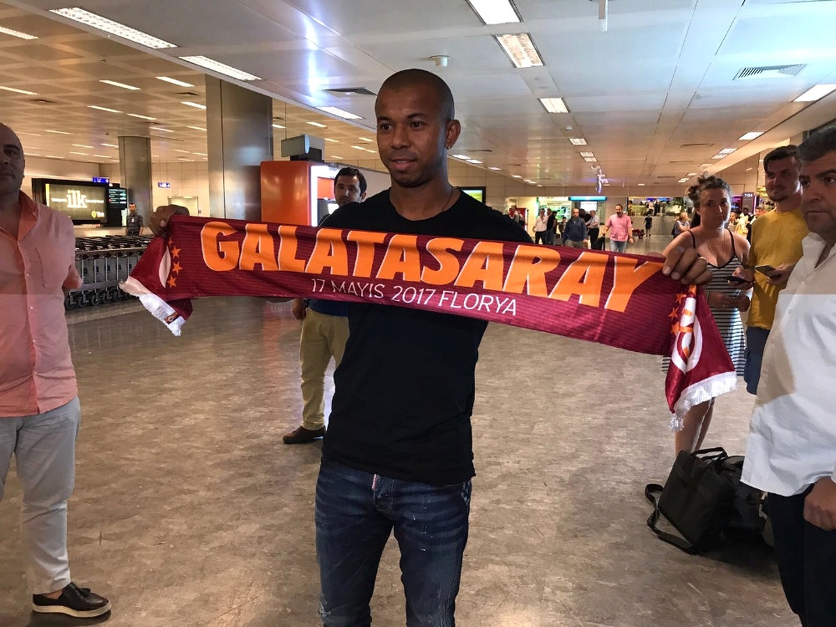 Galatasaray\'ın Yeni Transferi Mariano, Istanbul\'da
