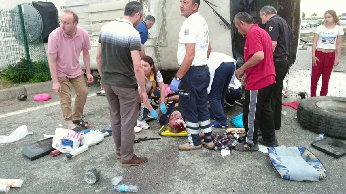 Giresun\'da Trafik Kazası: 23 Yaralı