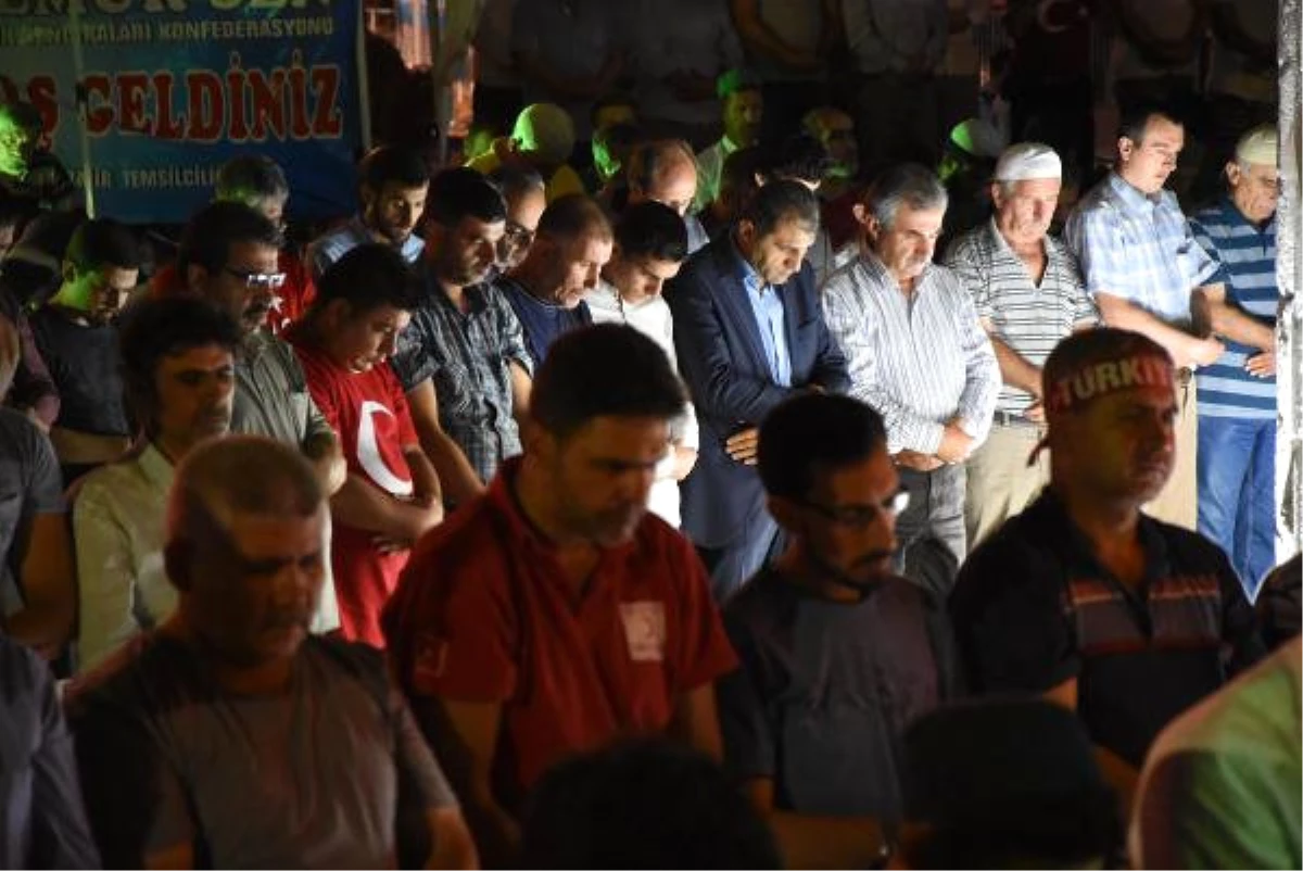 İzmir\'de 15 Temmuz Demokrasi ve Milli Birlik Günü Coşkuyla Kutlanıyor (3)