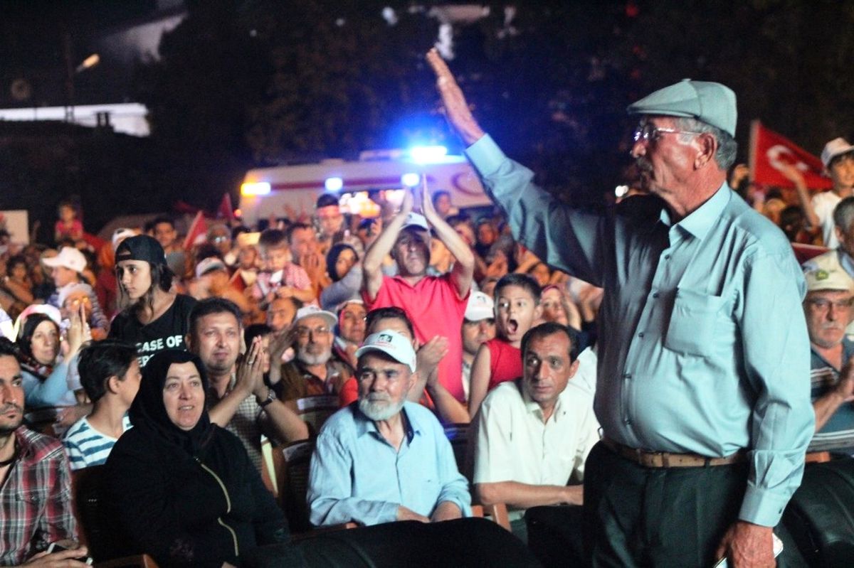 Kahraman Şehidin Babası Hasan Hüseyin Halisdemir \'Milli Birlik ve Demokrasi\' Nöbetine Katıldı