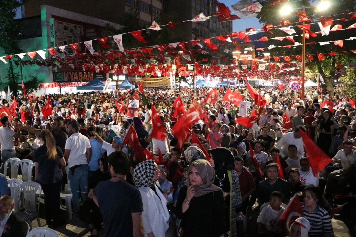 Kahramanmaraş Demokrasi Nöbetinde