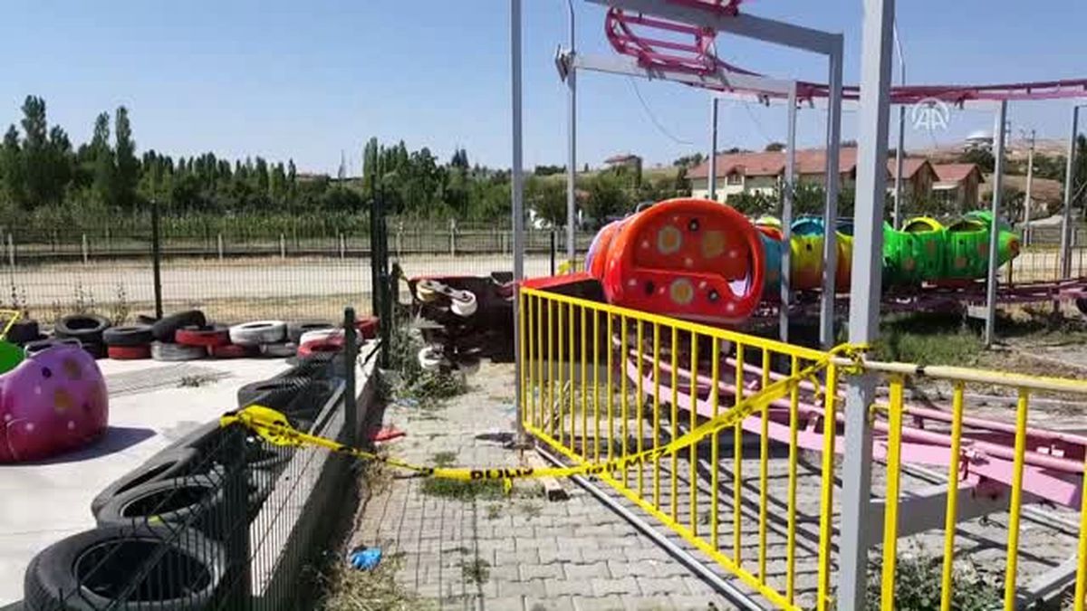 Lunaparktaki Eğlence Treninin Devrilmesi