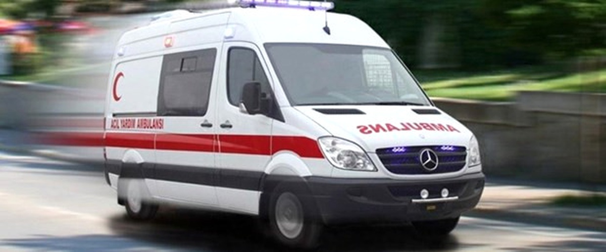 Otomobil Sulama Kanalına Devrildi: 5 Yaralı