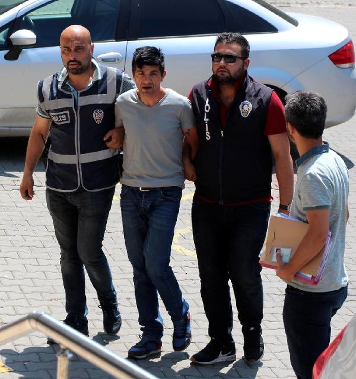 Oyuncakçıdan Aldığı Sahte Paralarla 19 Kişiyi Dolandırdı