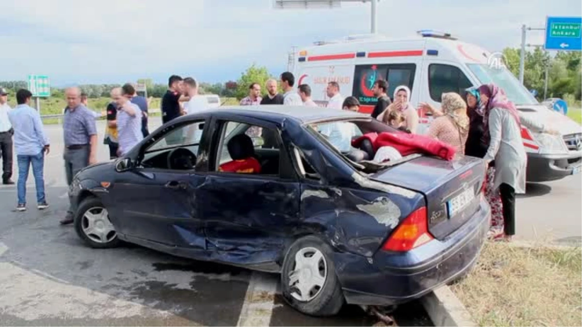 Polis Aracı Ile Otomobil Çarpıştı: 5 Yaralı