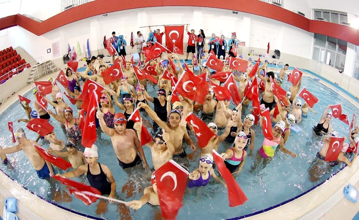 Samsun\'da Minik Kulaçlar, 15 Temmuz Şehitlerini Unutmadı