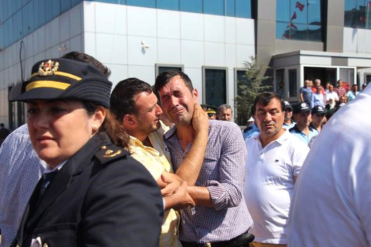 Şehit Polis Battal Yıldız\'a Görev Yaptığı İlçe Emniyet Müdürlüğünde Tören Düzenlendi