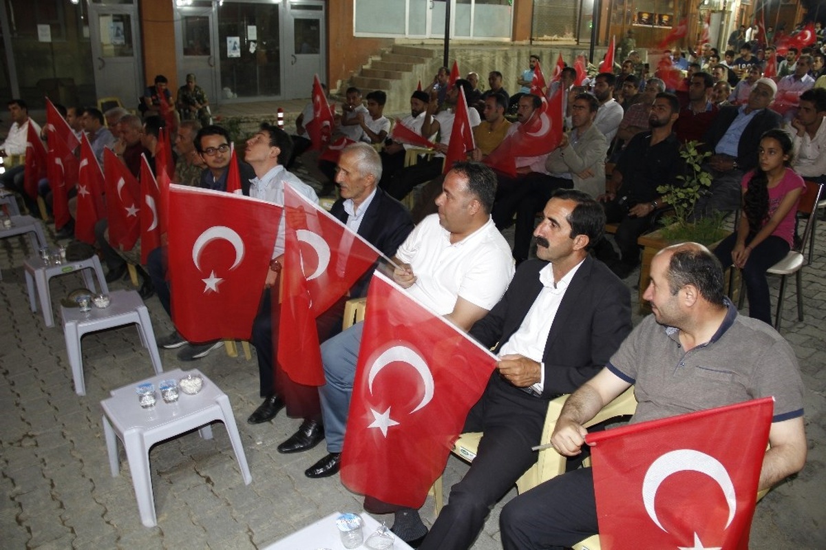 Şemdinli\'de 15 Temmuz Demokrasi ve Milli Birlik Günü Kutlandı